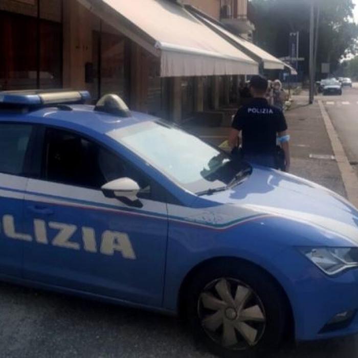 Italia. Român atacat cu o sticlă spartă și lăsat plin de sânge în mașină: Agresoarea, o altă conațională