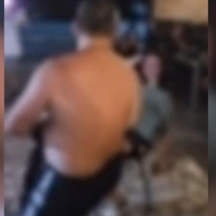 Anchetă în cazul profesorului care a DANSAT provocator în fața unei eleve