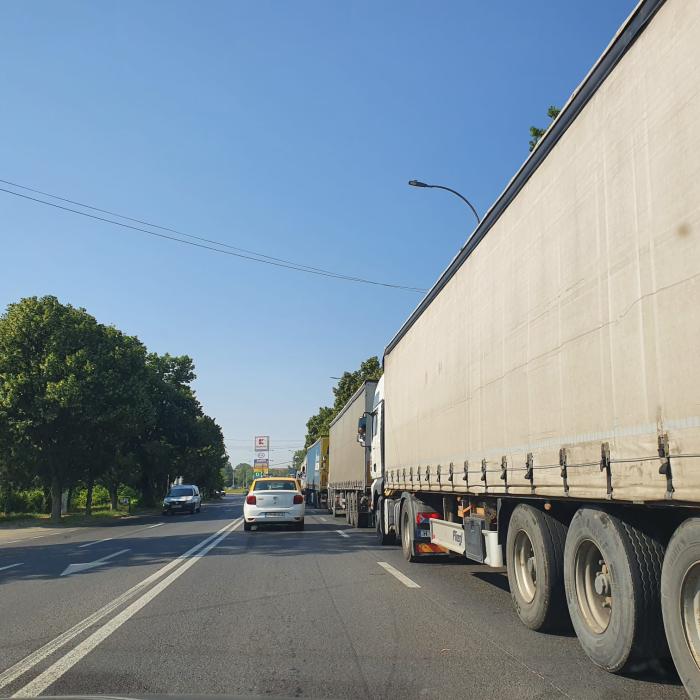 TIR-uri românești încărcate și cu o tonă peste limită, descoperite în Ungaria. Ce au pățit șoferii