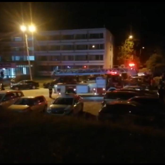 Incendiu violent într-un hotel din Eforie: Peste 80 de turiști, între care și copii și bebeluși, evacuați 