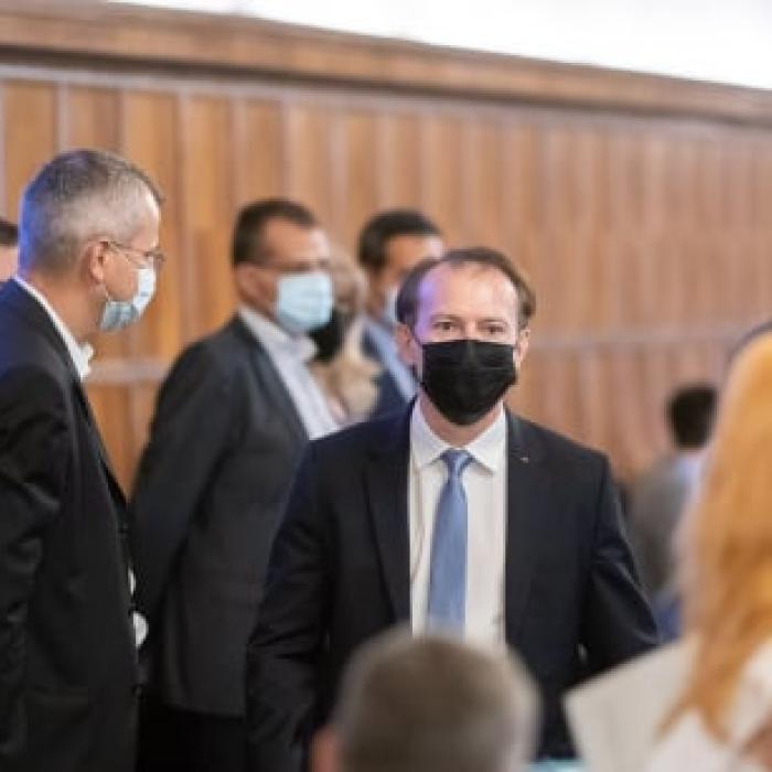 Prefecţii şi subprefecţii USR-PLUS, demişi prin hotărâre de guvern
