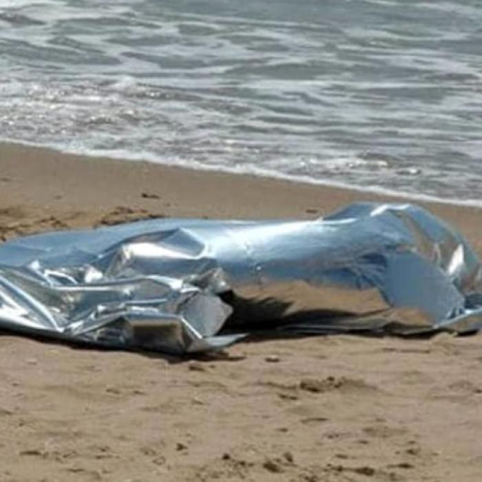Cadavru în stare avansată de descompunere, aproape fără cap, descoperit pe plaja Neversea