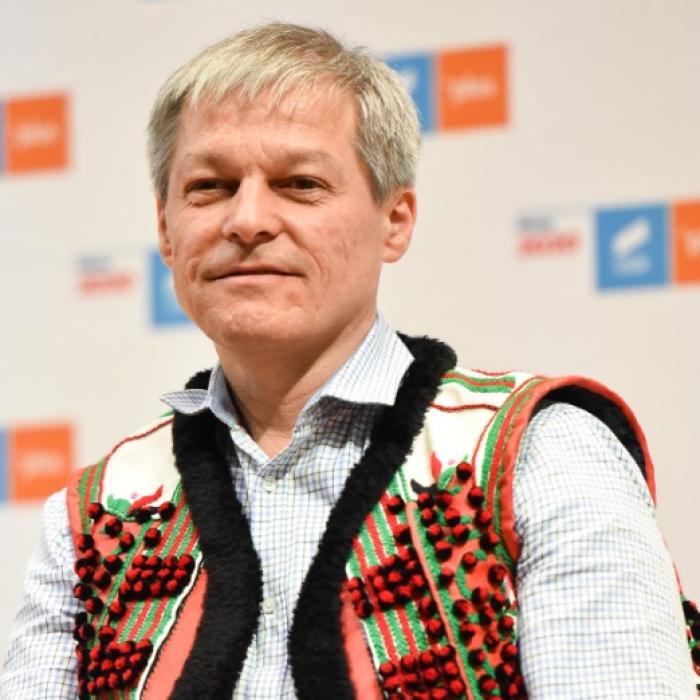Dacian Cioloș, ofertă de împăcare pentru PNL: "Premierul, dat de USR-PLUS, iar șefii Senatului și Camerei Deputaților, la LIBERALI"