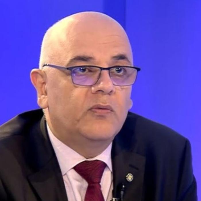 Raed Arafat, previziuni care dau fiori: România ar putea ajunge la peste 10.000 de cazuri COVID-19 pe zi, în valul 4