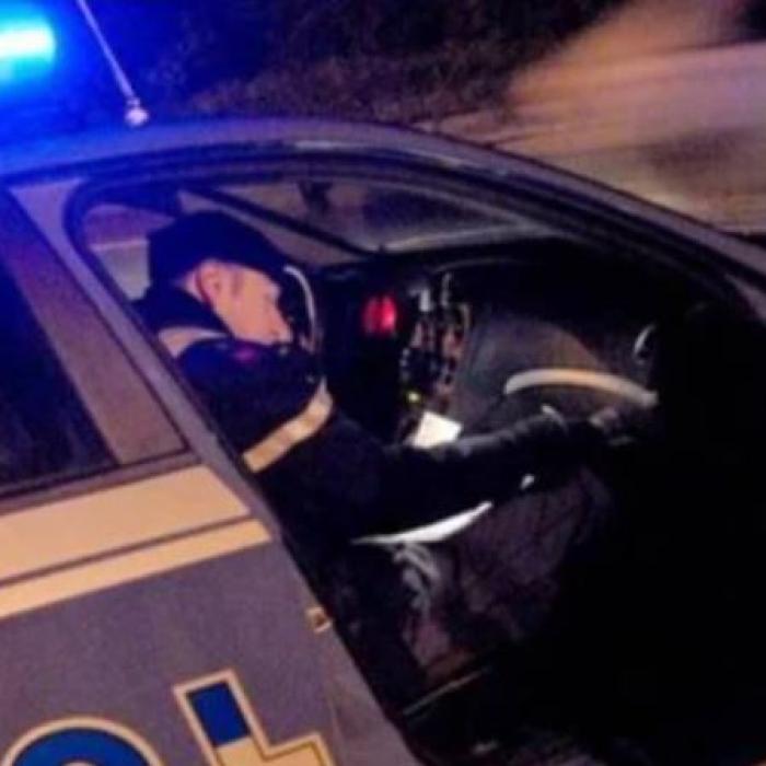 Italia. Un român și iubita sa, arestați, după ce au jefuit o bătrână: „Puneți bijuteriile în frigider, să le feriți de incendiu”