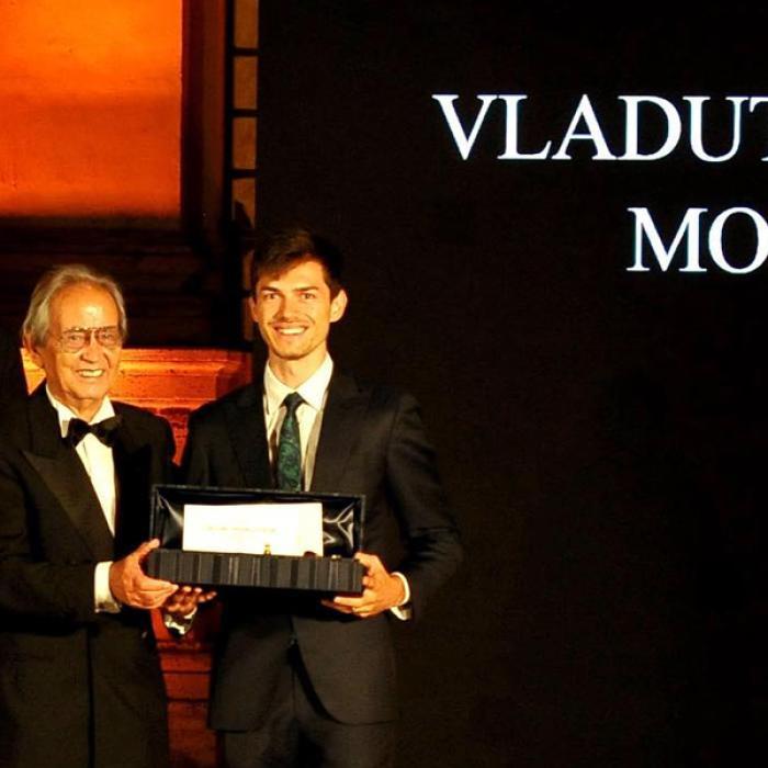 Un ROMÂN a câștigat premiul croitorilor din Italia, Forbici d'oro 2021
