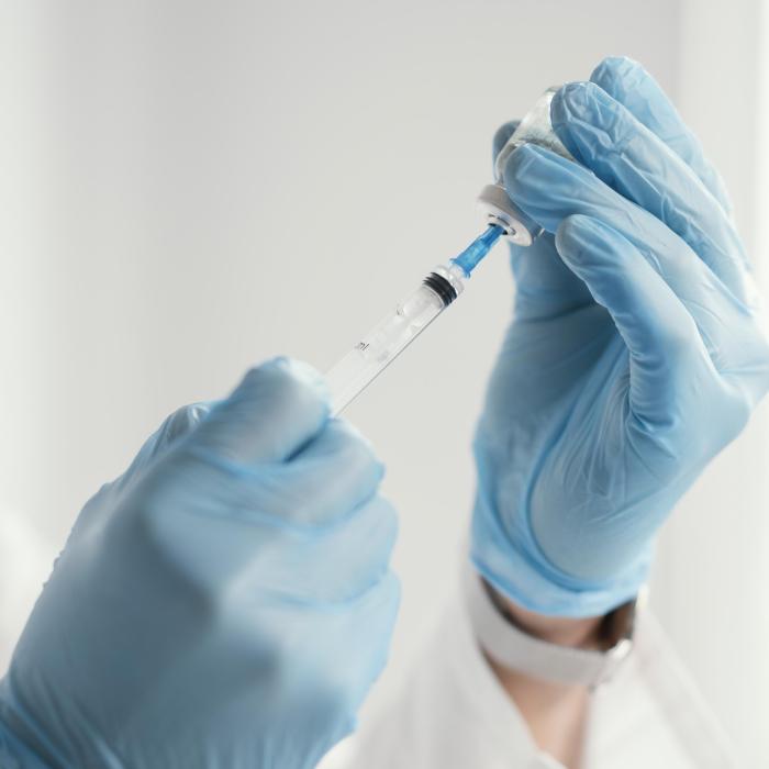 Începe vaccinarea cu a treia doză. Andrei Baciu: „Ne prezentăm direct, cu buletinul, fără programare”