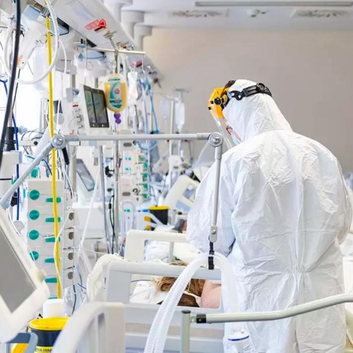 Niciun loc liber la ATI în România, în ziua cu un număr-record de noi infectări COVID
