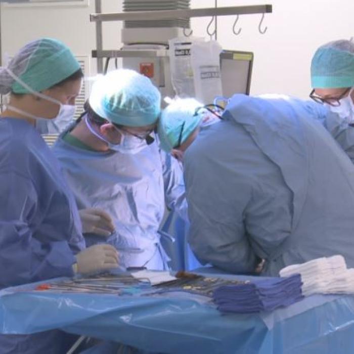 Familia unui tânăr român, de 21 de ani, aflat în moarte cerebrală, a dat șansă la viață altor patru oameni