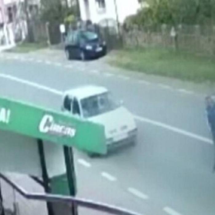 Un şofer român de TIR, de numai 27 de ani, mort după ce a coborât de la volanul camionului