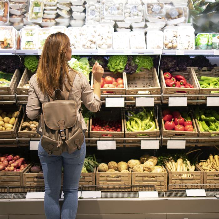 Haos în Germania. Unele supermarketuri pot primi doar clienții vaccinați