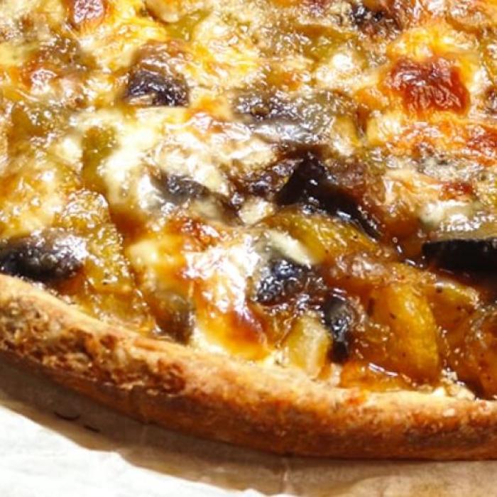 Plăcintă rustică cu vinete și ardei. O adevărată delicatesă cu doar 130 de calorii