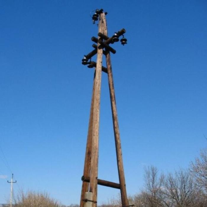 Doi tineri au furat patru stâlpi de telecomunicaţii în Botoșani. Cei doi hoți le-au spus polițiștilor ce aveau de gând să facă cu prada