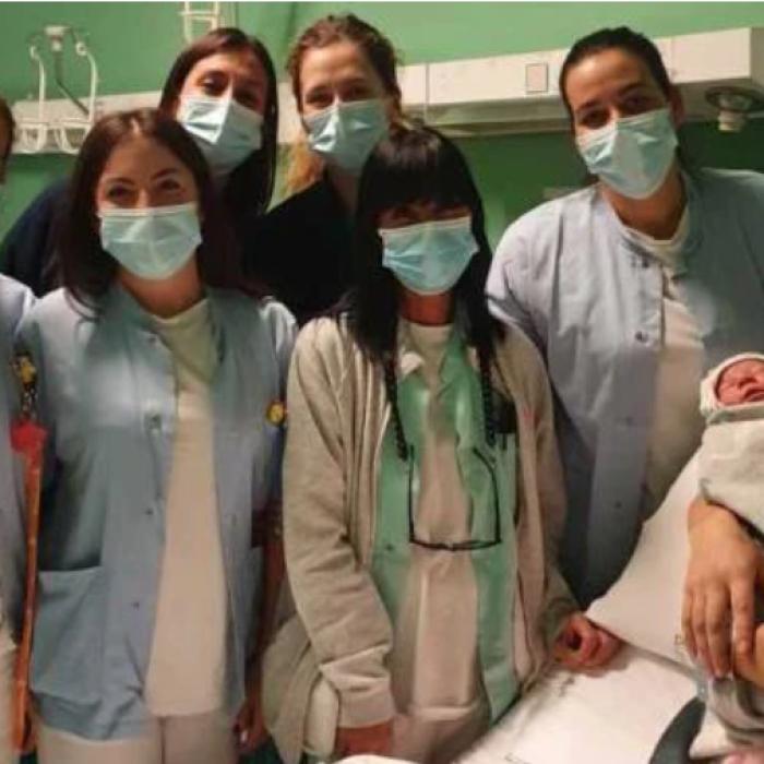 Povestea Marianei, românca ce tocmai a adus pe lume al nouălea copil, impresionează Italia: "Dacă va veni și al zecelea, va fi o bucurie"