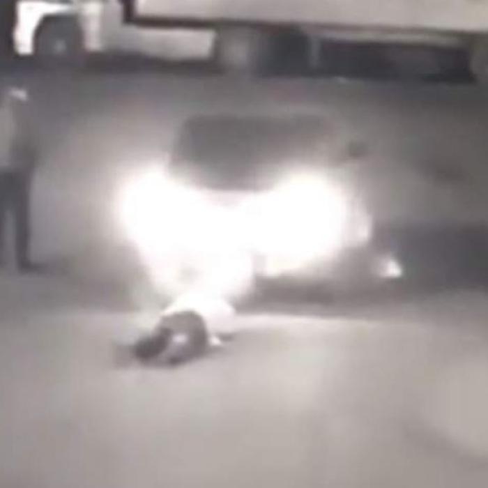 Procuror, bătut măr, legat de gât și târât cu mașina pe șosea 