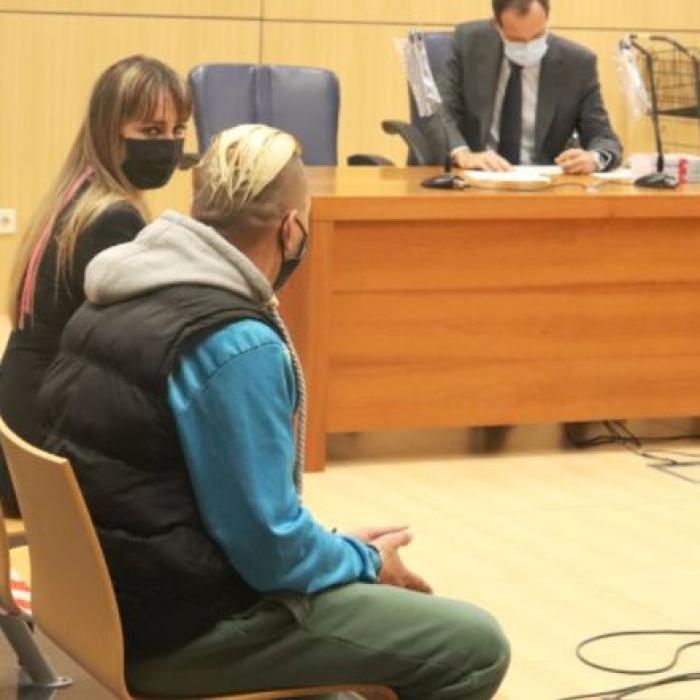 Spania. Român închis, după și-a înjunghiat în gât colegul de apartament: "Înainte de a pleca în România, trebuie să te omor"