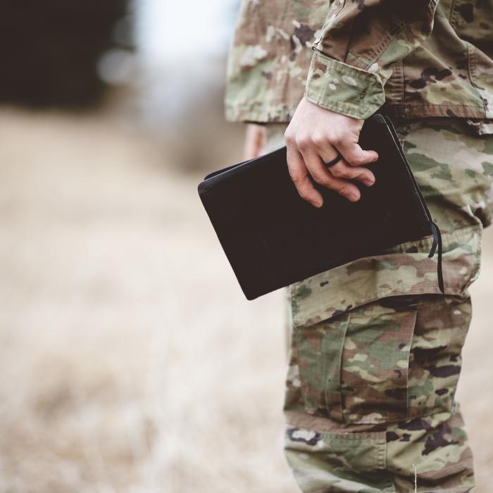 Militar din Craiova, arestat după ce ar fi încercat să întrețină relații sexuale cu un copil