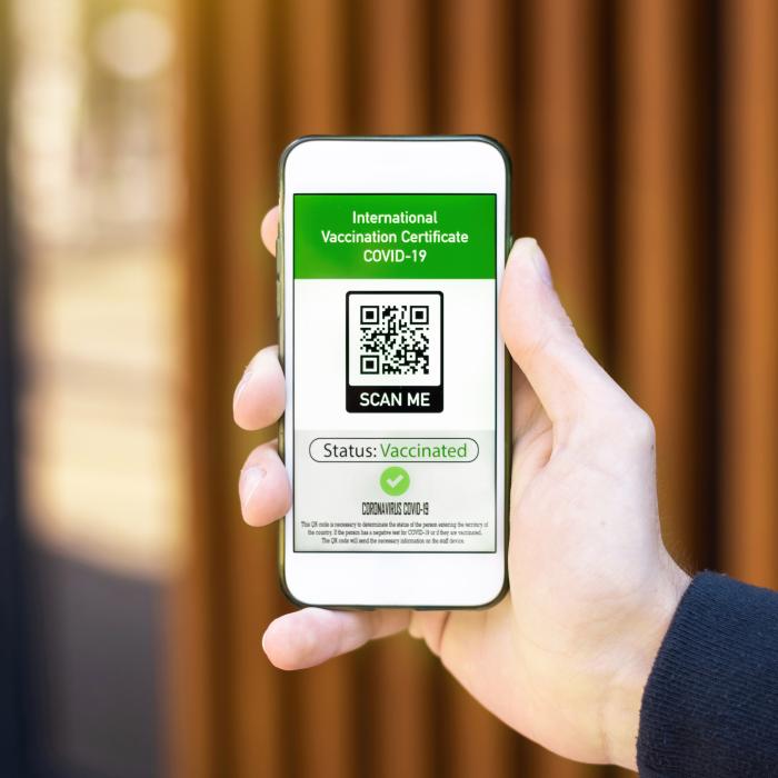 Avertismentul Kaspersky: Hackerii vând certificate verzi pe diverse forumuri și pe Telegram  