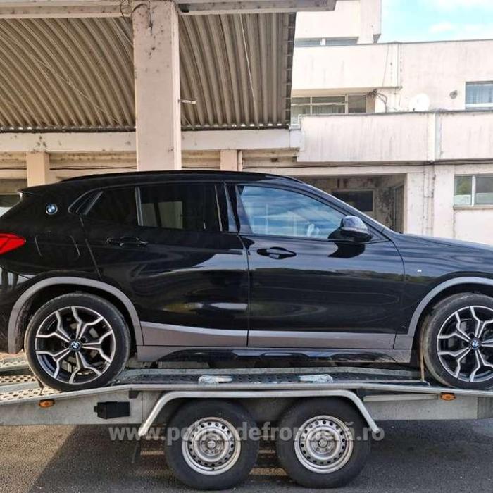 Două autoturisme căutate de autorităţile din Germania, depistate la intrarea în România