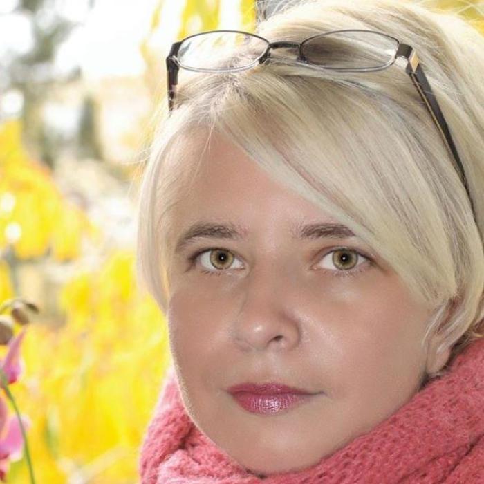 Directoarea Teatrului „Matei Vişniec”, răpusă de COVID. Colegii: Poeta Carmen Veronica Steiciuc rămâne un reper intelectual 