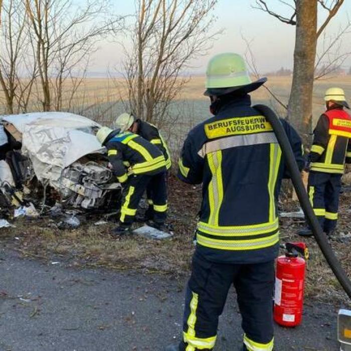 Germania. Româncă, în stare critică, după ce soțul ei a intrat cu mașina direct într-un copac. Procurorii: Accident sau crimă?