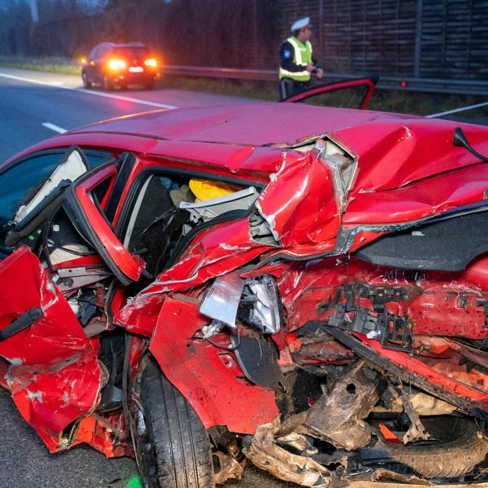 Austria. Român, mort într-un accident cumplit. Mașina în care era este de nerecunoscut