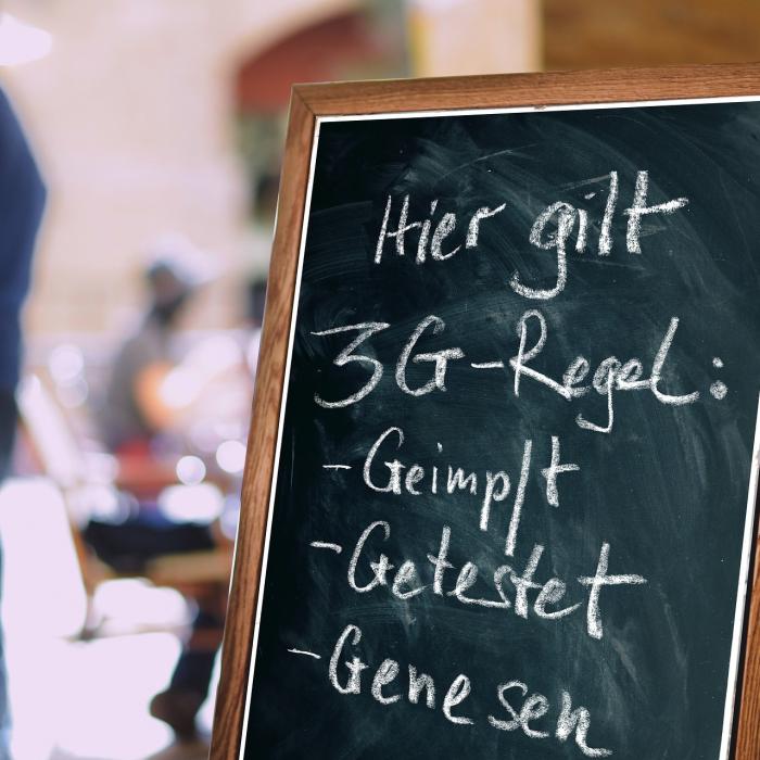 Noi restricții în Germania pentru nevaccinați: Interzis accesul la restaurantele fără terasă, baruri, săli de sport şi saloane de coafură, în Berlin