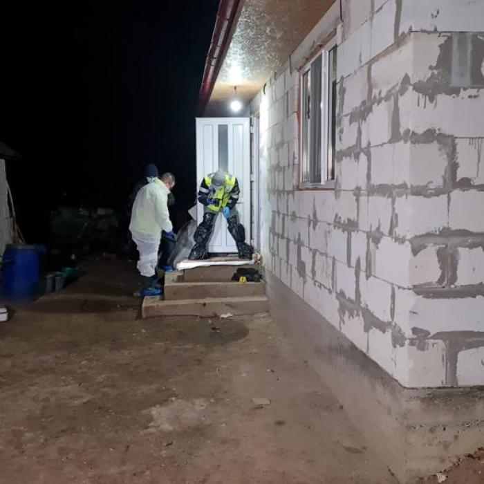Crimă oribilă la Botoşani: O femeie şi-a ucis cu sânge rece fratele imobilizat la pat