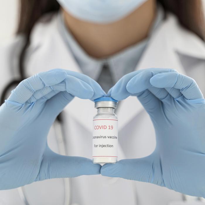 Ucraina: Preşedintele Zelenski promite recompense financiare celor care se vaccinează