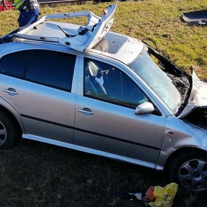 Ungaria. Român, în stare gravă, după ce s-a răsturnat cu mașina într-un șanț. Șoferul, zdrobit de automobilul care a luat foc