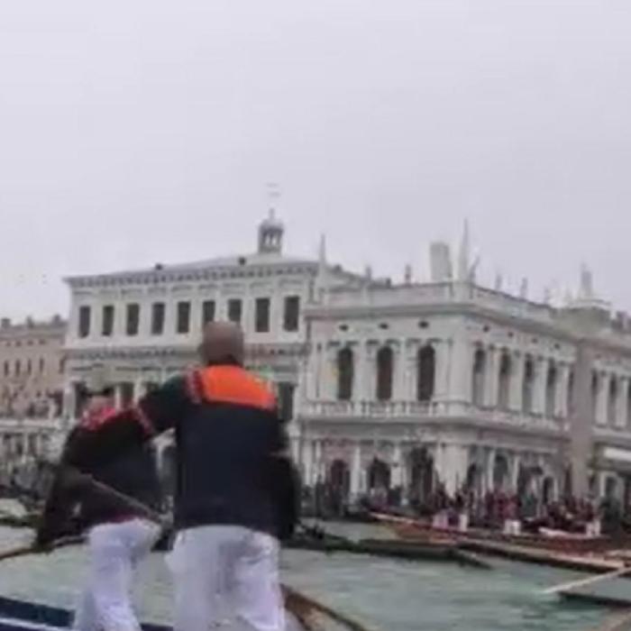 Italia. Gondolierii au protestat pe canalele din Veneția