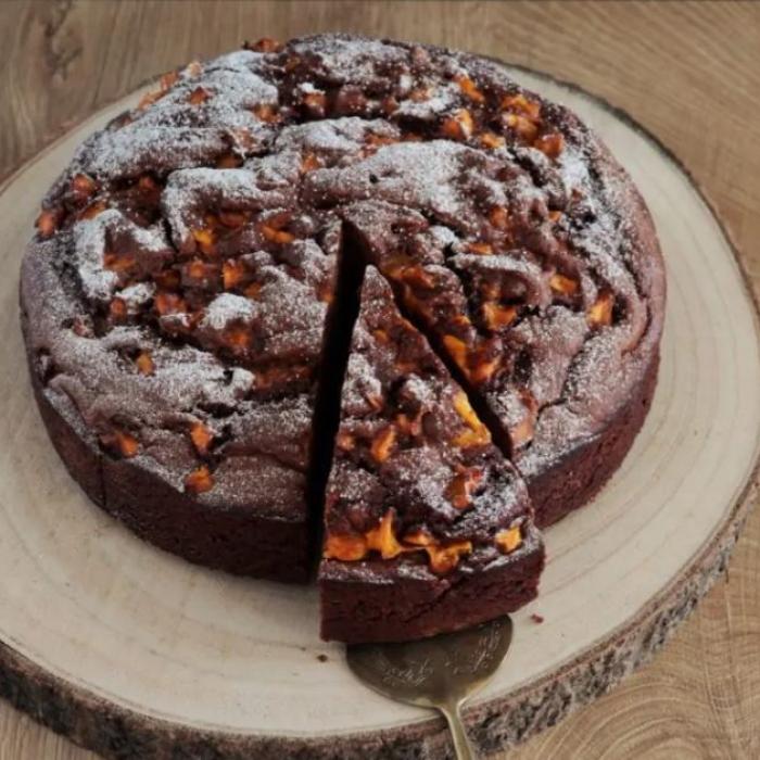 Prăjitură aromată cu ciocolată și mango. Este atât de bună încât vei dori să nu se termine niciodată