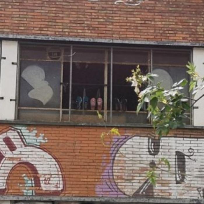 Spania. Zeci de români, inclusiv copii, evacuați dintr-o clădire în care trăiau în „condiții îngrozitoare”: „Suntem nevoiți să dormim pe stradă”