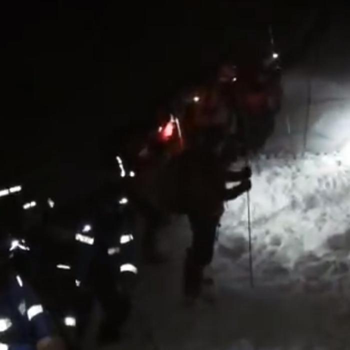 Cei trei turiști rătăciți în Retezat au fost salvați. Salvamont: Final fericit!