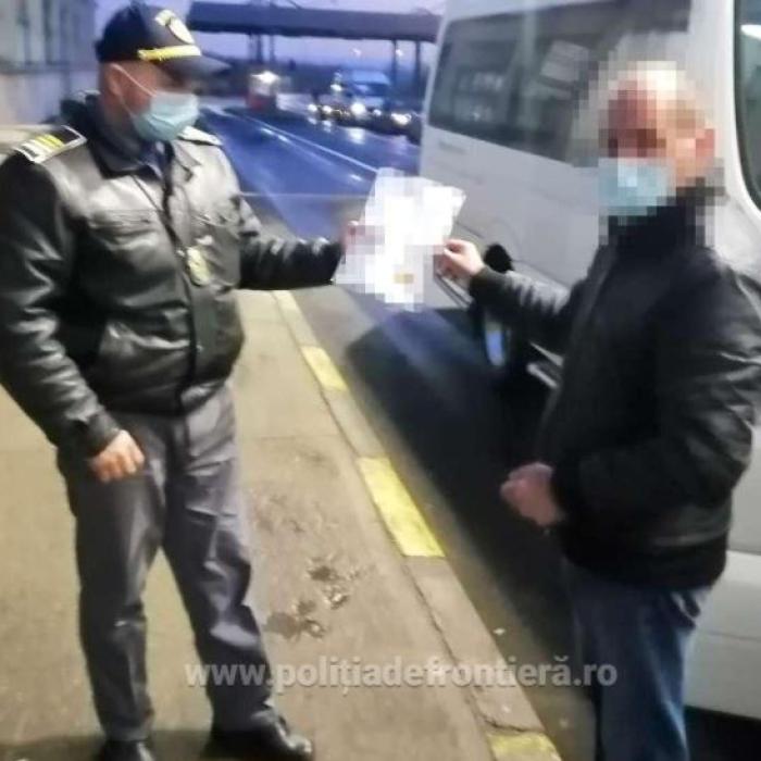 Doi moldoveni cu certificate digitale de vaccinare false, blocați la frontieră de polițiști