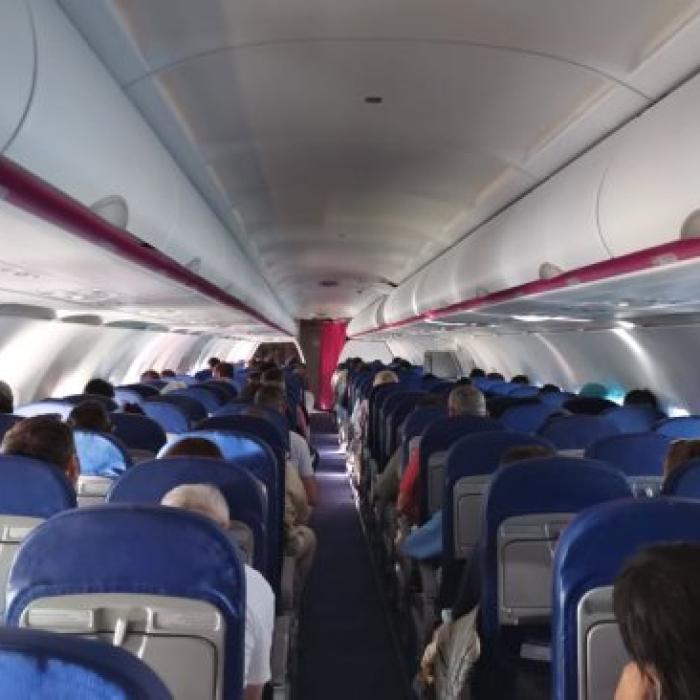 Avionul pe cursa Bruxelles-Iași, deviat pe alt aeroport din cauza ceții. Zeci de pasageri au fost afectați 