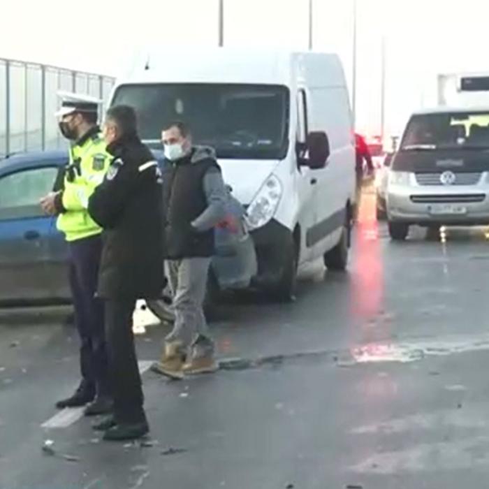 Carambol cu 20 de mașini, în București. Traficul e blocat 
