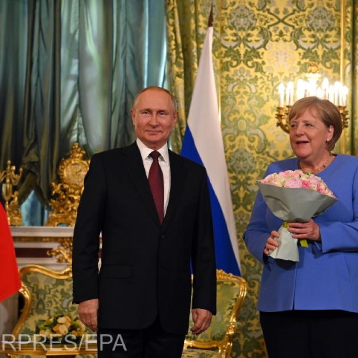 Putin a tutuit-o pe Angela Merkel și i-a trimis un mesaj de adio