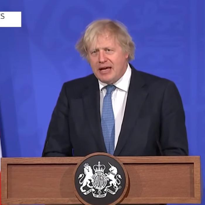 Marea Britanie. Boris Johnson nu exclude noi restricții, dar amână decizia. "Situația este extrem de dificilă"
