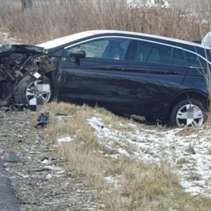 Bebeluș român, de doar un anișor, a fost rănit într-un accident rutier grav. Coliziune între două automobile