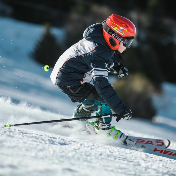 Adolescent român de 14 ani, accident grav pe o pârtie de ski din Austria