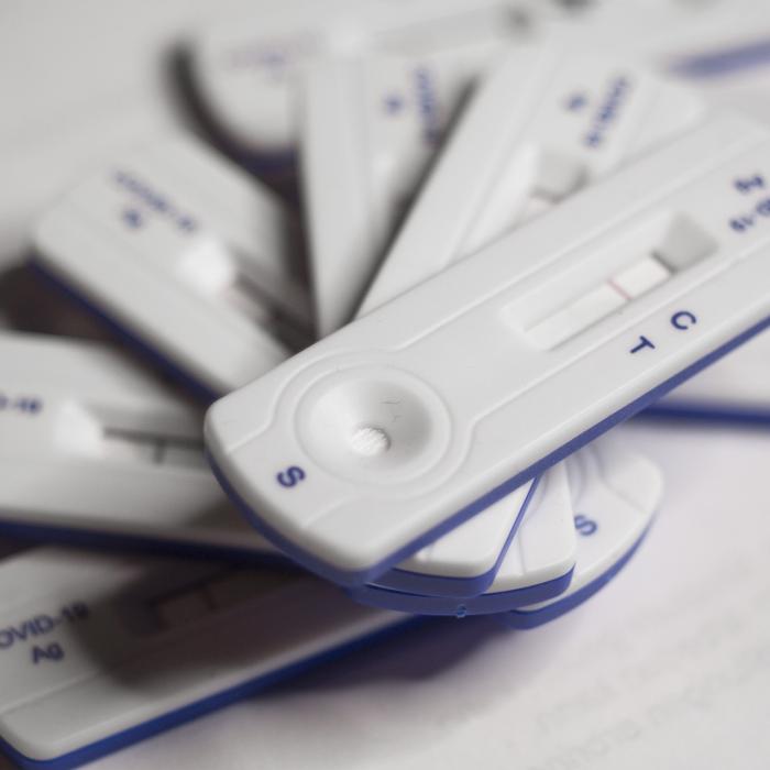 Testele rapide antigen COVID -19 cu proba din saliva sau sputa NU sunt pe lista Comisiei Europene