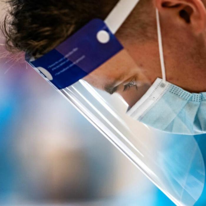 Specialist român, avertisment dur: Valul Omicron e o certitudine. Trebuie vaccin, testare și măști FFP2