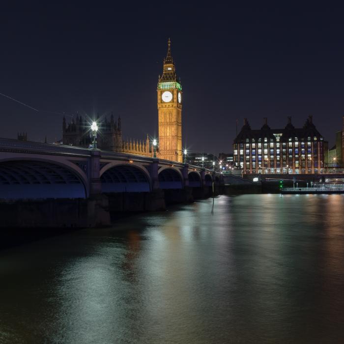 Focurile de artificii au revenit la Londra în contextul petrecerilor reduse organizate de Anul Nou în Marea Britanie
