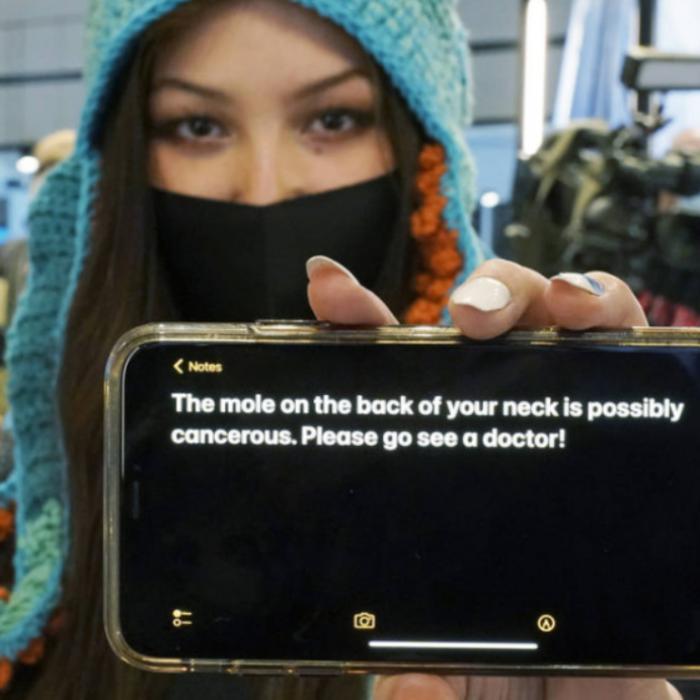 O româncă, eroină în Canada: I-a salvat viața unui antrenor de hochei cu un simplu mesaj pe telefon