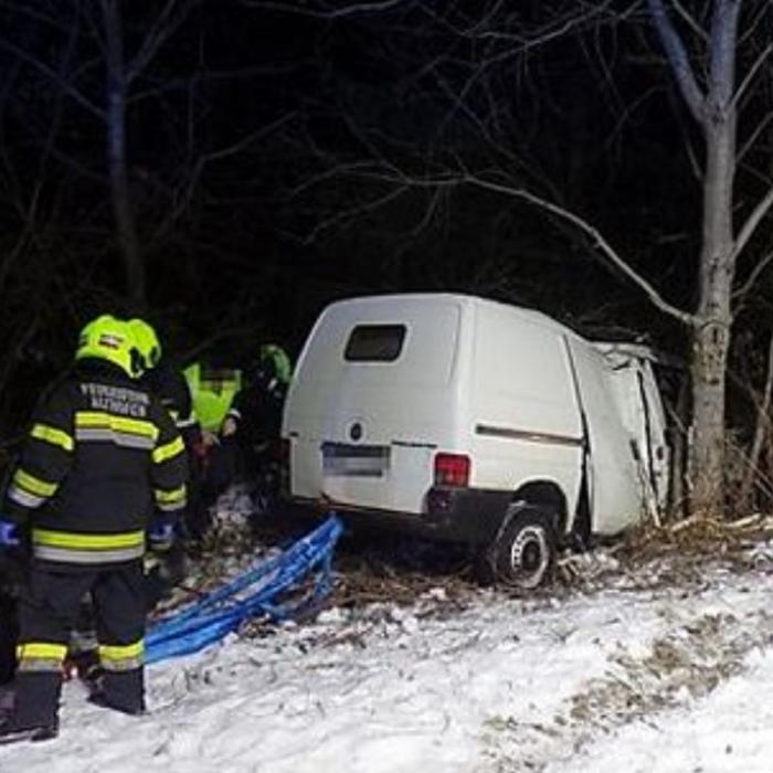 Austria. Un șofer român a provocat un accident cu duba și a fugit: „A fost găsit în stare de șoc, pe pământ!”