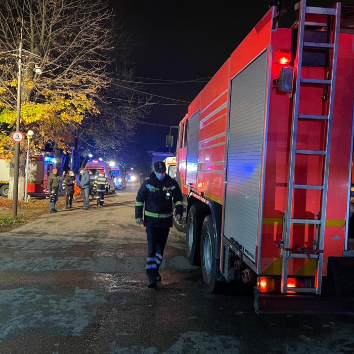 Femeie de 65 de ani, găsită carbonizată în casă. Incendiul a pornit de la o candelă sau lumânare