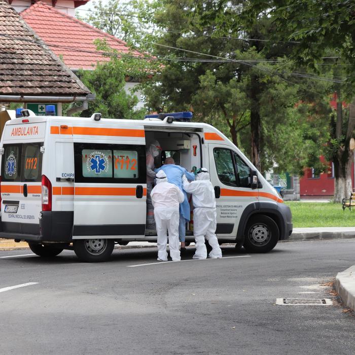 Bilanț COVID: Numărul infectărilor s-a dublat de la o zi la alta în România