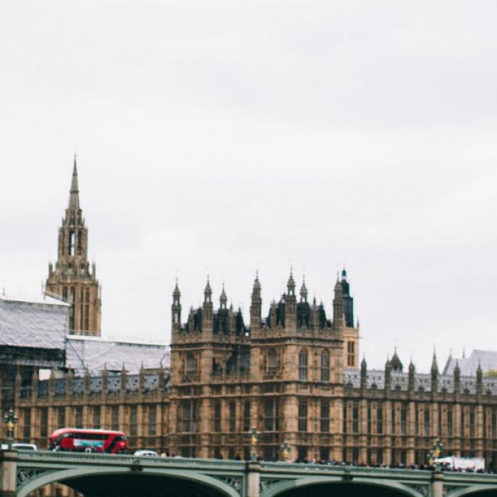 Britanicii trebuie să înveţe să trăiască cu COVID-19 ca şi cum ar rămâne pentru totdeauna, susține ministrul Sănătății