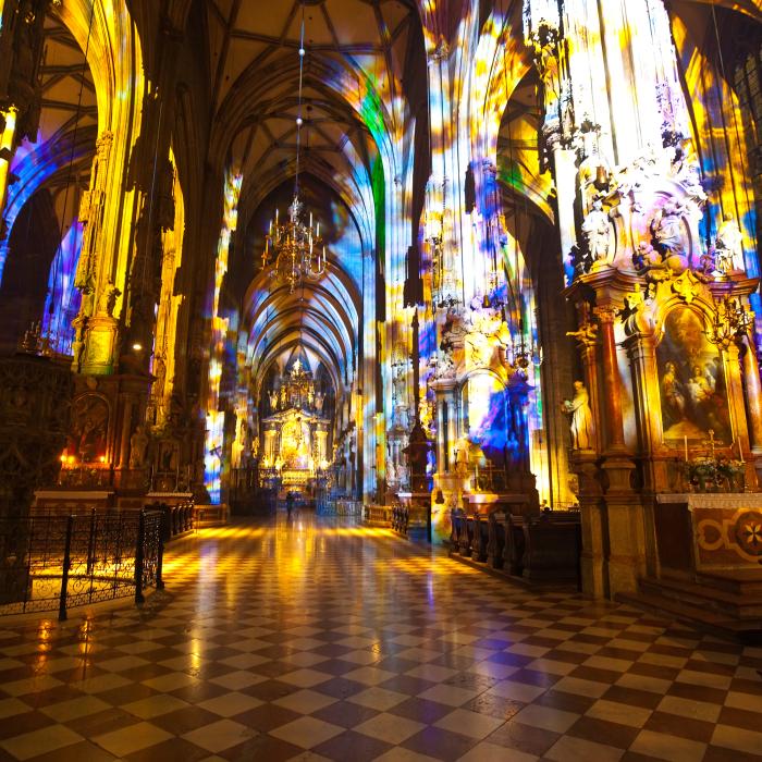 Spărgătorii români de biserici din Belgia, prinși pe un câmp